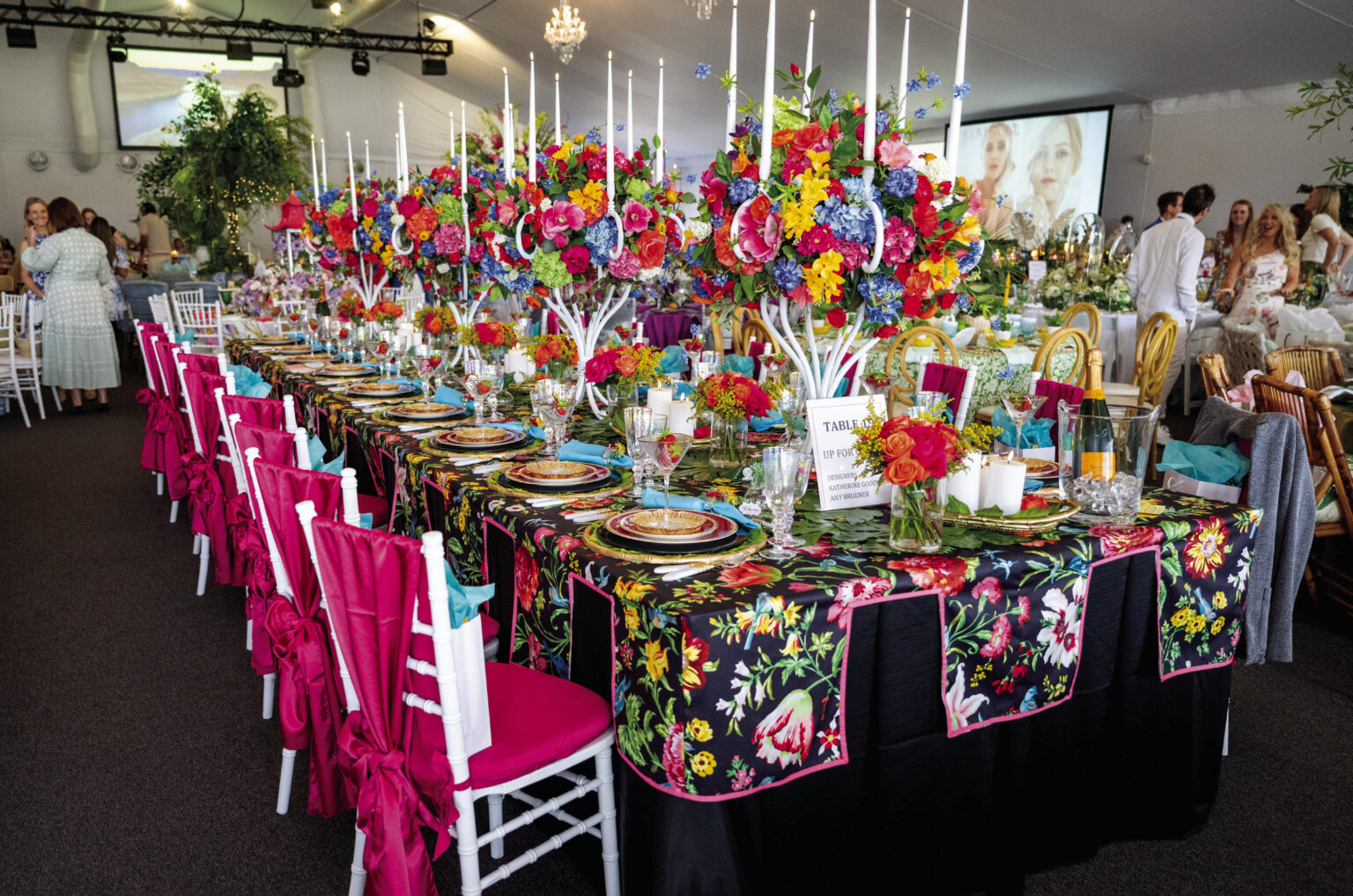 Flowers that tower, Tiffany tributes among Naples Tables